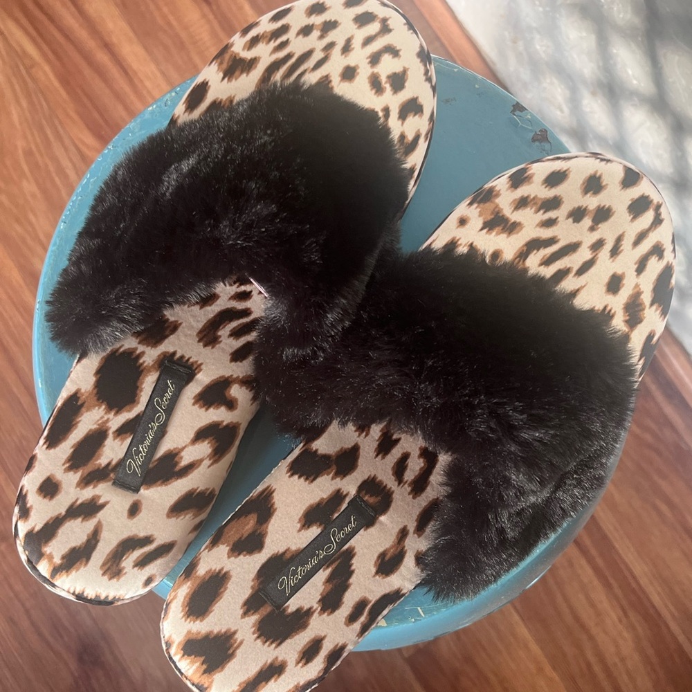 Victoria's Secret Leopard Print Slippers